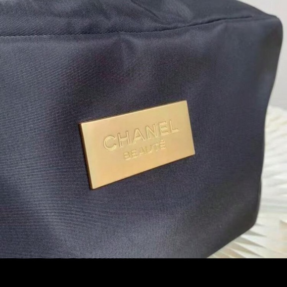 NWT Chanel Double Zipper Black Nylon Large Travel Makeup Bag Pouch Clutch - Picture 3 of 5